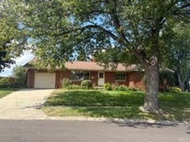 67 Amokee Place, Tipp City, OH 45371