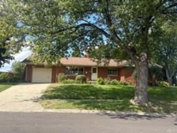 67 Amokee Place, Tipp City, OH 45371