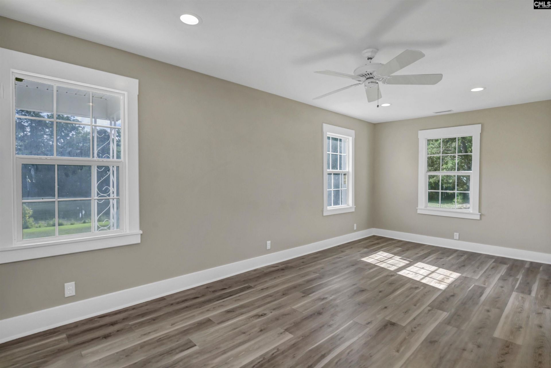180 Artic Court Photo 13