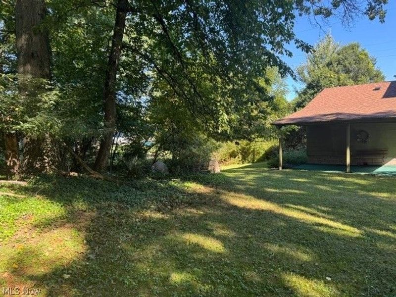463 Colonial Drive, Youngstown, OH 44505 Photo 16