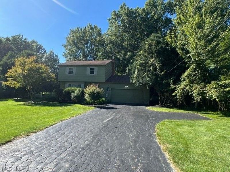 463 Colonial Drive, Youngstown, OH 44505 Photo 2