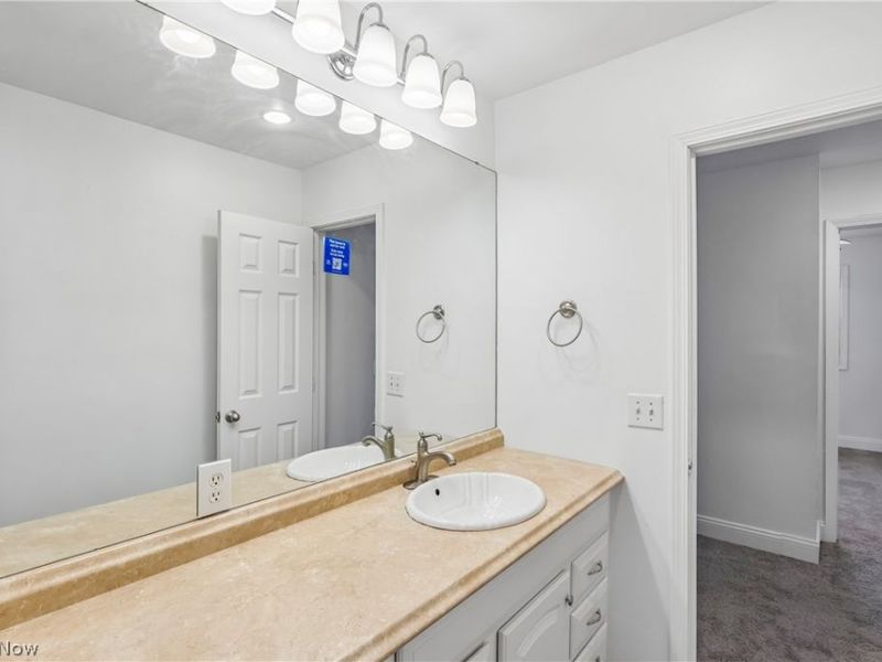 4137 Gary Avenue , Lorain, OH 44055 Photo 13