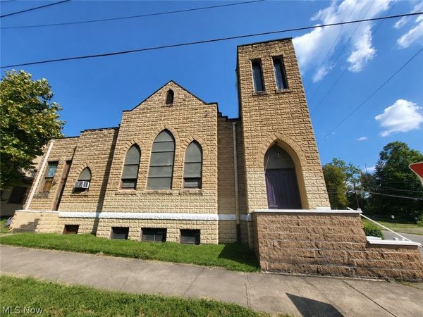 4310 Noble Street , Bellaire, OH 43906