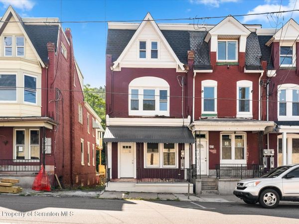 423 Mauch Chunk Street, Pottsville, PA 17901