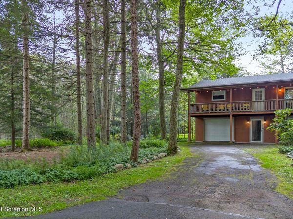 605 Quail Lane, Tobyhanna, PA 18466
