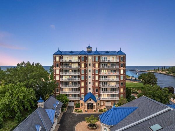 200 Lake Street, Unit 7A/8A, St. Joseph, MI 49085