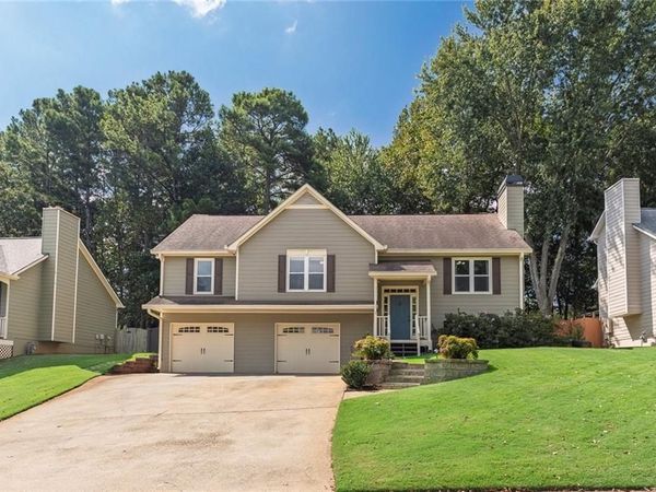 961 Rose Creek Run, Woodstock, GA 30189