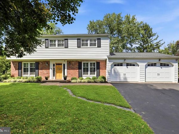 623 HILLSIDE ROAD , BLUE BELL, PA 19422