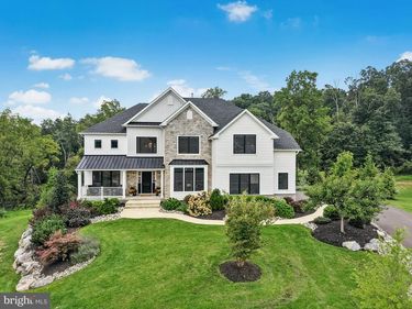 2505 STONEWALL DRIVE, CENTER VALLEY, PA 18034