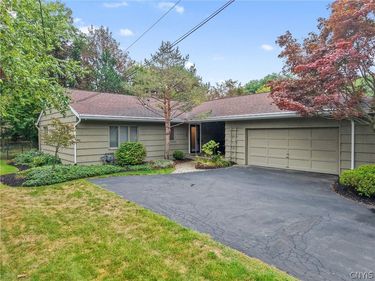 15 Bradford Drive , Syracuse, NY 13224