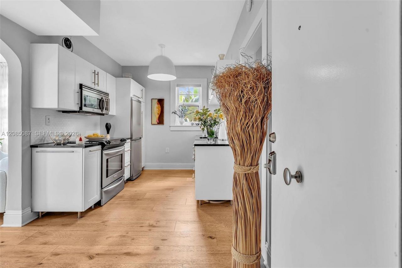 536 14th St, Unit 307, Miami Beach, FL 33139 Photo