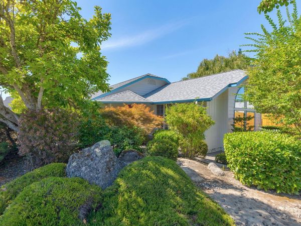 100 SE Liberty Drive, Grants Pass, OR 97527