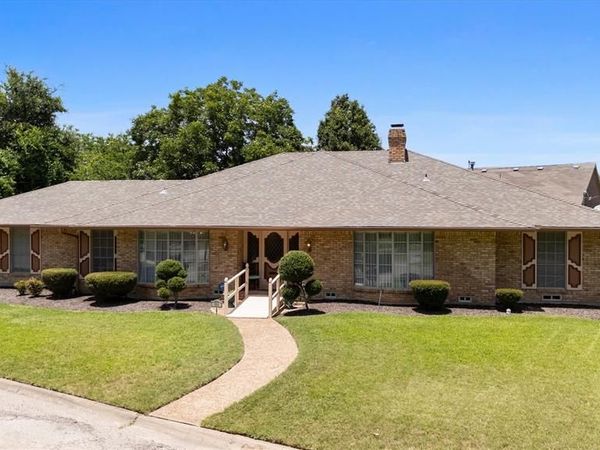 501 Jouette Street, Farmersville, TX 75442