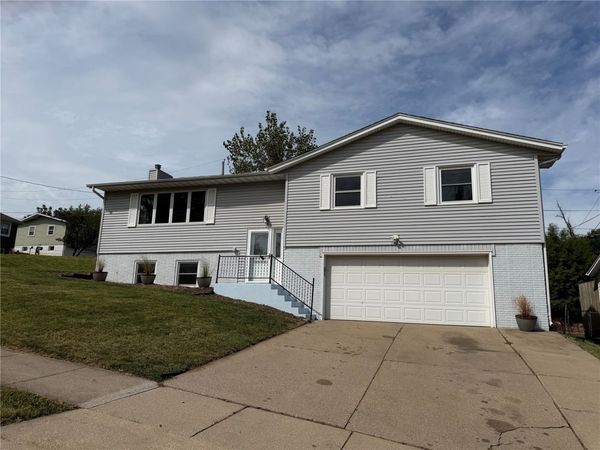 1826 Garry Avenue NW, Cedar Rapids, IA 52405