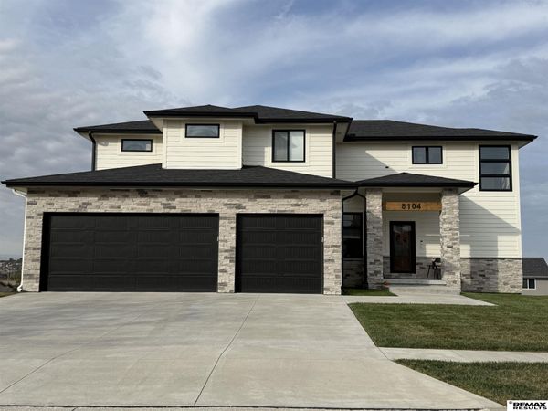 8104 N 129 Street, Omaha, NE 68142