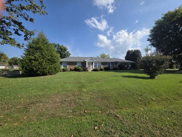 2149 Allendale Dr , Clarksville, TN 37043