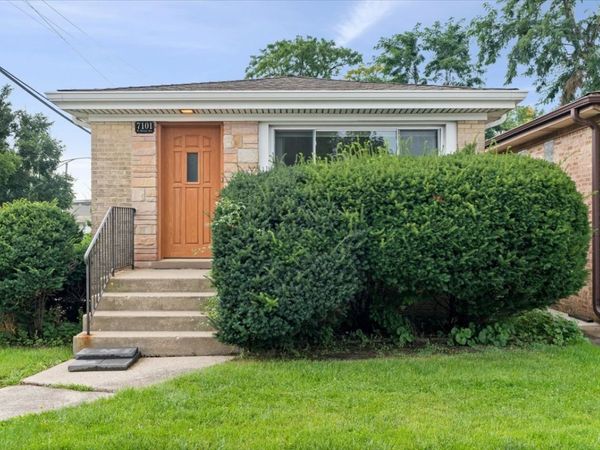 7101 W Devon Avenue , Chicago, IL 60631