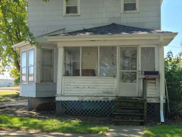 312 N Central Street, Gilman, IL 60938