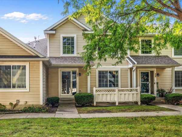 9435 Greenspire Drive, Unit 27, West Des Moines, IA 50266