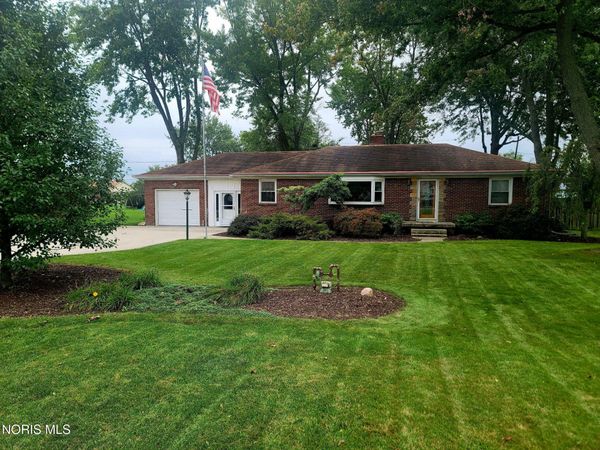 5745 Moline Martin Road , Walbridge, OH 43465