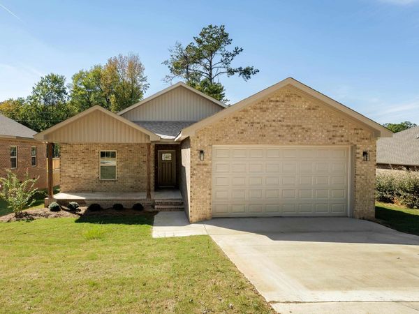519 Fulton St, Florence, AL 35630
