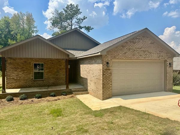 519 Fulton St, Florence, AL 35630