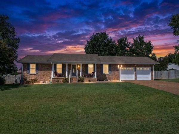 2008 Saxton Dr, Florence, AL 35630