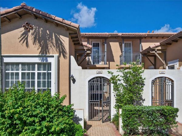 628 SW 147th Ter, Pembroke Pines, FL 33027