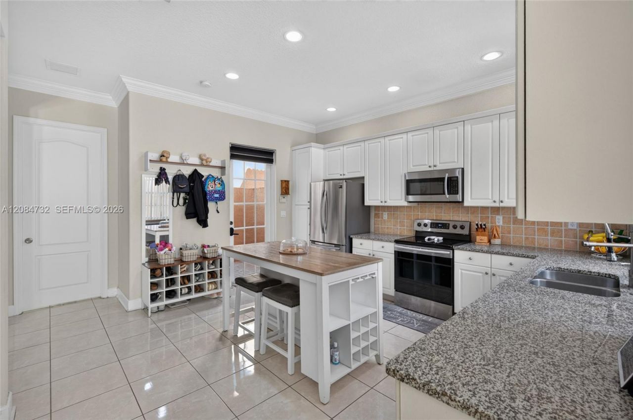 628 SW 147th Ter, Pembroke Pines, FL 33027 Photo