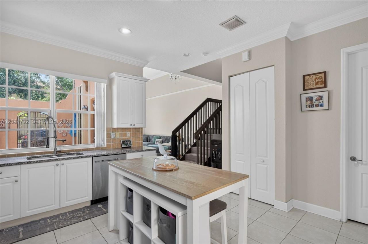 628 SW 147th Ter, Pembroke Pines, FL 33027 Photo
