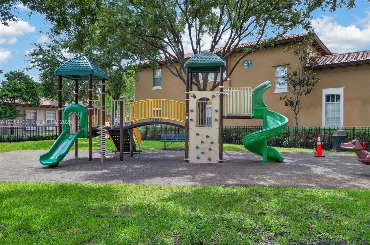 628 SW 147th Ter, Pembroke Pines, FL 33027 Photo