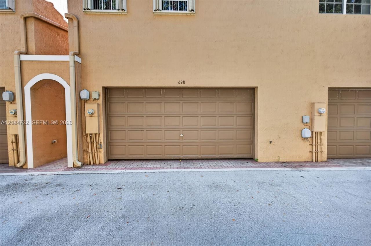 628 SW 147th Ter, Pembroke Pines, FL 33027 Photo
