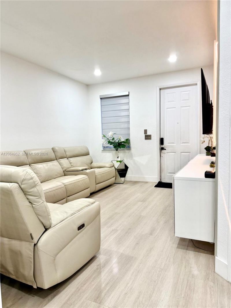 7796 NW 114th Pl, Doral, FL 33178 Photo