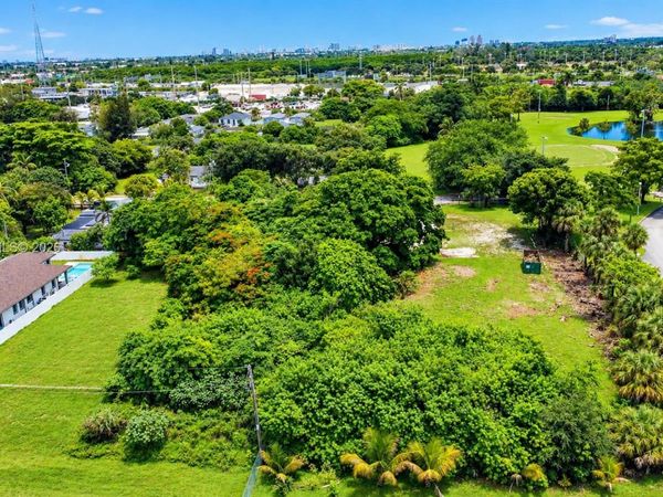 2620 NW 20th Ave, Oakland Park, FL 33311