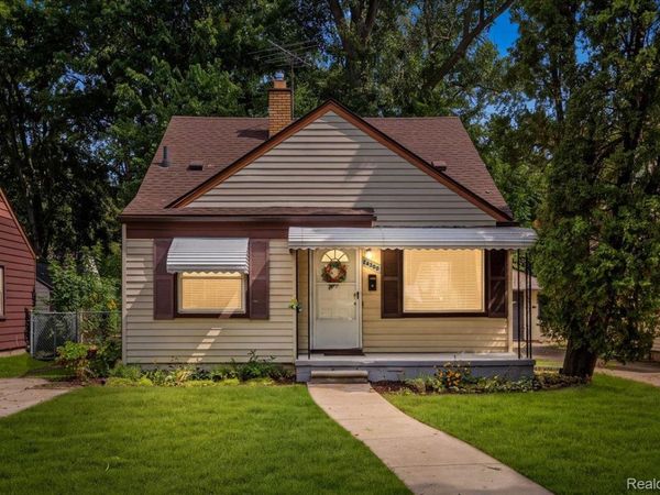 24300 Cloverlawn Street, Oak Park, Mi 48237