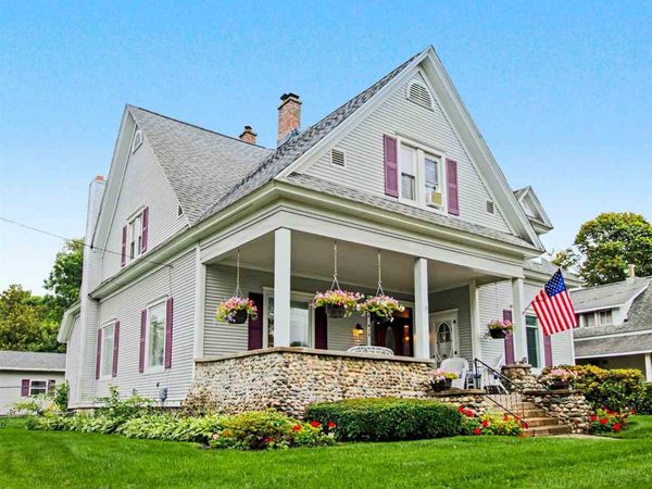 415 S Lake Street, Boyne City, MI 49712