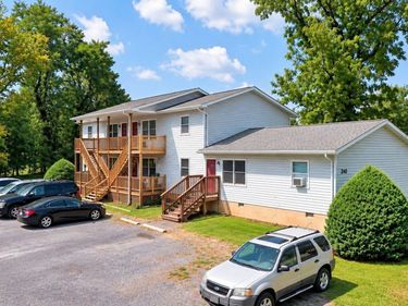 210 E LOCUST ST, WOODSTOCK, VA 22664