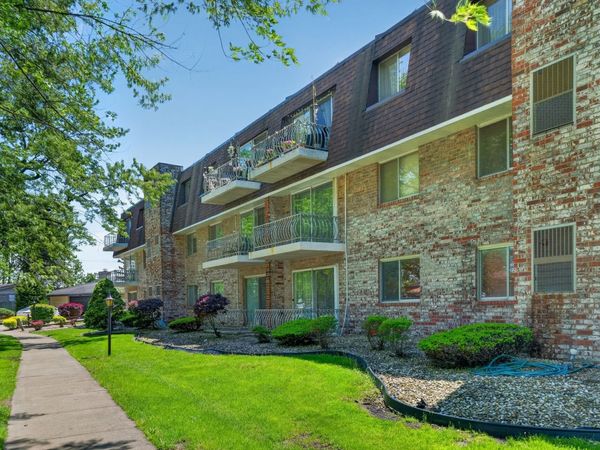 3235 S Manor Drive , Unit 104, Lansing, IL 60438