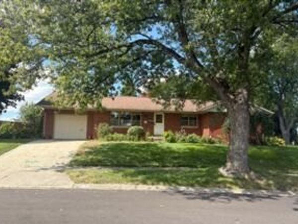 67 Amokee Place, Tipp City, OH 45371