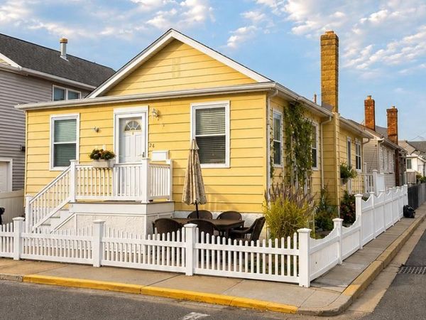24 Wisconsin Street , Long Beach, NY 11561