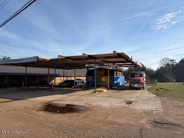 270 Maddox Road, Jackson, MS 39212