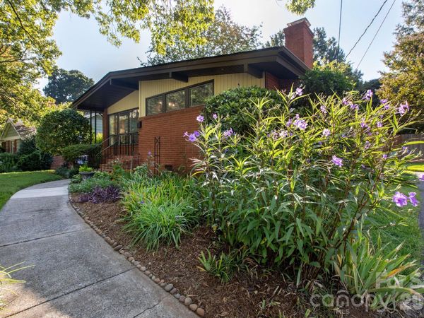 1526 Briarfield Drive, Charlotte, NC 28205
