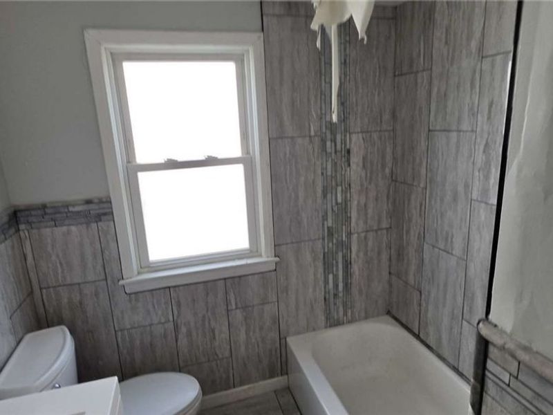 12304 Tonsing Drive, Garfield Heights, OH 44125 Photo 11