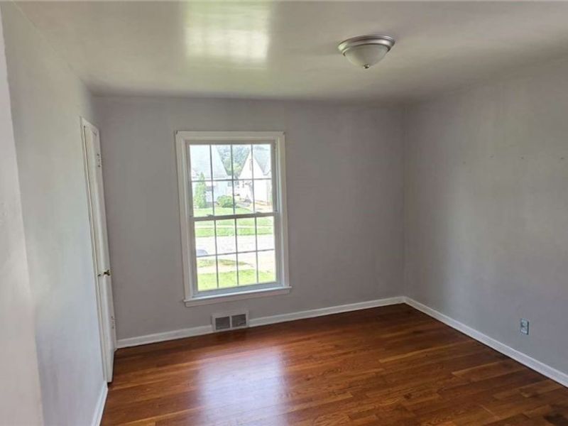 12304 Tonsing Drive, Garfield Heights, OH 44125 Photo 12