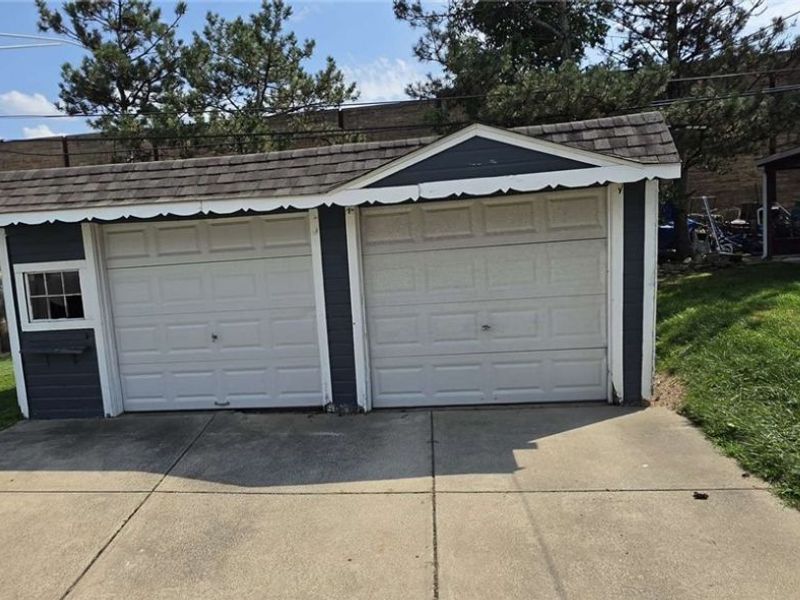 12304 Tonsing Drive, Garfield Heights, OH 44125 Photo 3