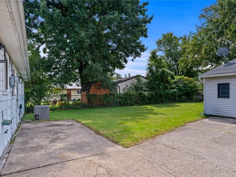 5830 Beech Drive, Mentor on the Lake, OH 44060 Photo 22
