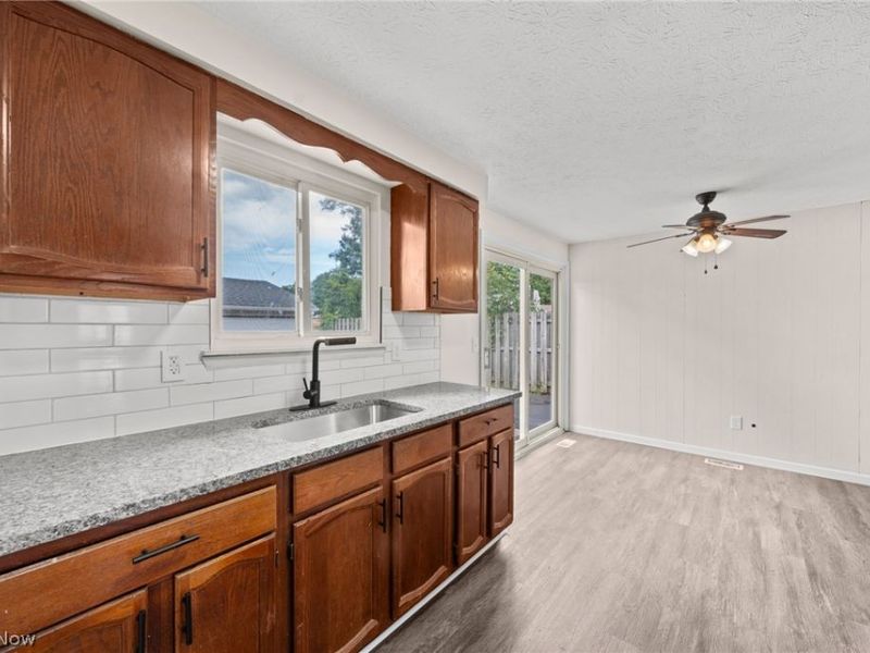 5830 Beech Drive, Mentor on the Lake, OH 44060 Photo 9