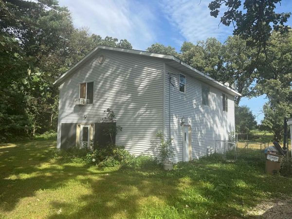 1859 13 Highway, Manchester, IA 52057