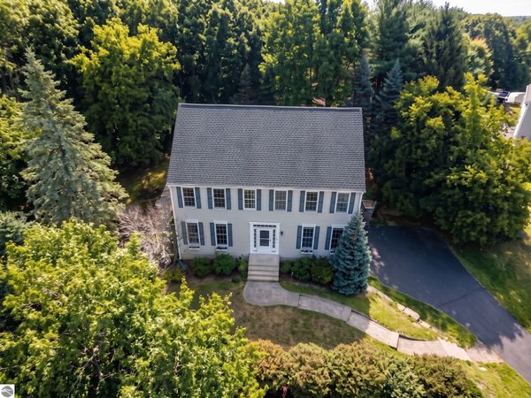 5 Bay Farm Ln, Grafton, MA 01560