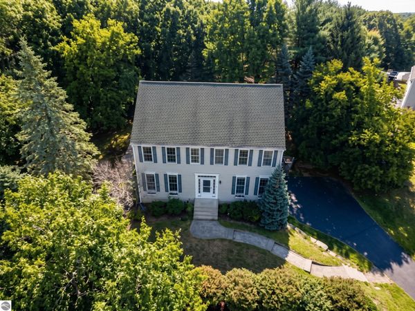 5 Bay Farm Ln, Grafton, MA 01560